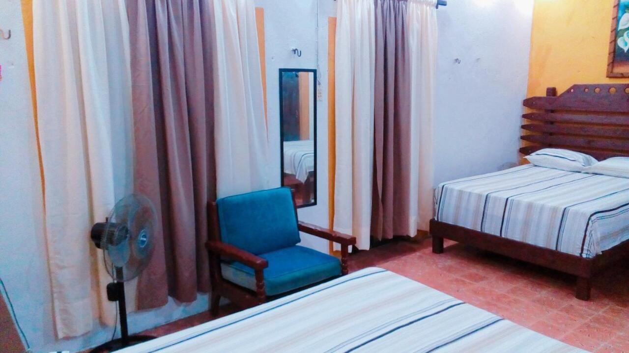 Hostal Y Camping Villa Mercedes Тісімин Екстер'єр фото
